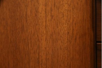 イギリスビンテージ　Austinsuite(オースティンスイート)　チーク材　小振りなサイズが取り入れやすいサイドボード(収納棚、戸棚、サイドキャビネット、ヴィンテージ)(R-065203)