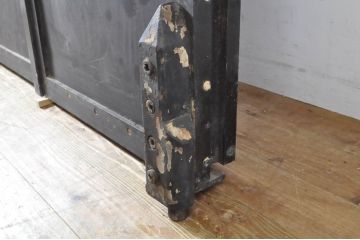 アンティーク建具　超希少!!　激レア!!　豪商の内蔵(うちぐら)で使われていた重厚な両開き扉1対(ドア、1対2枚セット、鉄扉、玄関ドア、蔵戸)(R-065204)