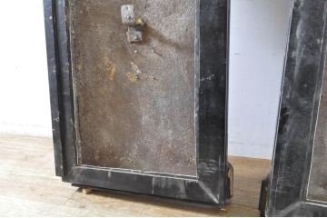 アンティーク建具　超希少!!　激レア!!　豪商の内蔵(うちぐら)で使われていた重厚な両開き扉1対(ドア、1対2枚セット、鉄扉、玄関ドア、蔵戸)(R-065204)