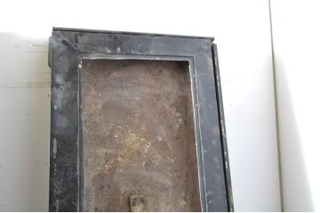 アンティーク建具　超希少!!　激レア!!　豪商の内蔵(うちぐら)で使われていた重厚な両開き扉1対(ドア、1対2枚セット、鉄扉、玄関ドア、蔵戸)(R-065204)