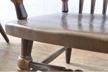 和製ビンテージ　飛騨産業　キツツキマーク　カントリー家具　フロンティアシリーズ(FRONTIER)　重厚な佇まいが魅力のダイニングチェア2脚セット(アームチェア、板座チェア、椅子、イス、ヴィンテージ、バラ売り可能)(R-065212)