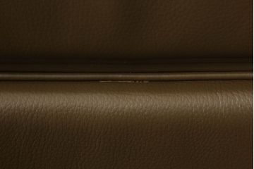 中古　CONDE HOUSE(カンディハウス)　BOLS(ボルス)　ナラ材　本革(レザー)　落ち着いた寛ぎの空間づくりにおすすめなアームチェア(ダイニングチェア、椅子、イス)(定価約14万円)(R-065213)