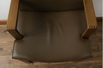中古　CONDE HOUSE(カンディハウス)　BOLS(ボルス)　ナラ材　本革(レザー)　落ち着いた寛ぎの空間づくりにおすすめなアームチェア(ダイニングチェア、椅子、イス)(定価約14万円)(R-065213)