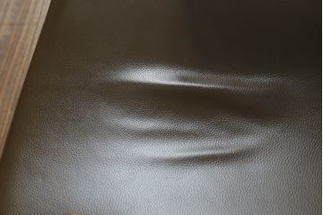 中古　CONDE HOUSE(カンディハウス)　BOLS(ボルス)　ナラ材　本革(レザー)　落ち着いた寛ぎの空間づくりにおすすめなアームチェア(ダイニングチェア、椅子、イス)(定価約14万円)(R-065213)