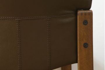 中古　CONDE HOUSE(カンディハウス)　BOLS(ボルス)　ナラ材　本革(レザー)　落ち着いた寛ぎの空間づくりにおすすめなアームチェア(ダイニングチェア、椅子、イス)(定価約14万円)(R-065213)