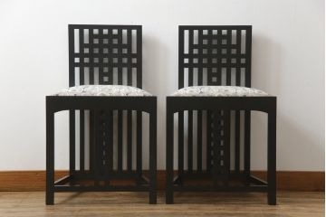 中古　美品　大変希少な絶版品　Cassina(カッシーナ)　CHARLES RENNIE MACKINTOSH(チャールズ・レニー・マッキントッシュ)　308 NITSHILL(ニッツヒル) ダイニングチェア2脚セット(椅子、イス)(R-065214)