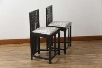 中古　美品　大変希少な絶版品　Cassina(カッシーナ)　CHARLES RENNIE MACKINTOSH(チャールズ・レニー・マッキントッシュ)　308 NITSHILL(ニッツヒル) ダイニングチェア2脚セット(椅子、イス)(R-065214)