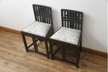 中古　美品　大変希少な絶版品　Cassina(カッシーナ)　CHARLES RENNIE MACKINTOSH(チャールズ・レニー・マッキントッシュ)　308 NITSHILL(ニッツヒル) ダイニングチェア2脚セット(椅子、イス)(R-065214)