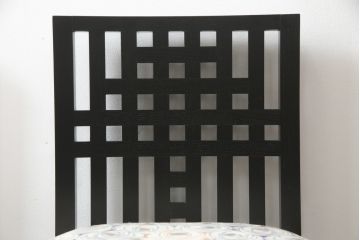 中古　美品　大変希少な絶版品　Cassina(カッシーナ)　CHARLES RENNIE MACKINTOSH(チャールズ・レニー・マッキントッシュ)　308 NITSHILL(ニッツヒル) ダイニングチェア2脚セット(椅子、イス)(R-065214)