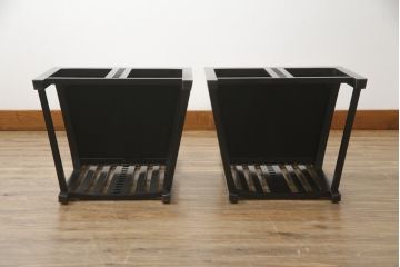 中古　美品　大変希少な絶版品　Cassina(カッシーナ)　CHARLES RENNIE MACKINTOSH(チャールズ・レニー・マッキントッシュ)　308 NITSHILL(ニッツヒル) ダイニングチェア2脚セット(椅子、イス)(R-065214)