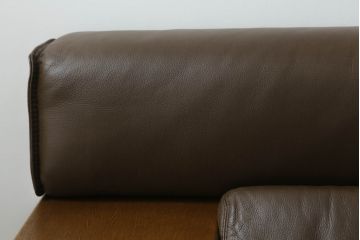 中古　CONDE HOUSE(カンディハウス)　BOLS(ボルス)　ナラ材　本革(レザー)　大人っぽい落ち着きのある空間づくりが叶う2人掛けソファ(アームソファ、2P)(定価約68万円)(R-065216)