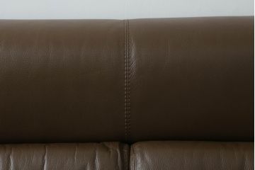 中古　CONDE HOUSE(カンディハウス)　BOLS(ボルス)　ナラ材　本革(レザー)　大人っぽい落ち着きのある空間づくりが叶う2人掛けソファ(アームソファ、2P)(定価約68万円)(R-065216)