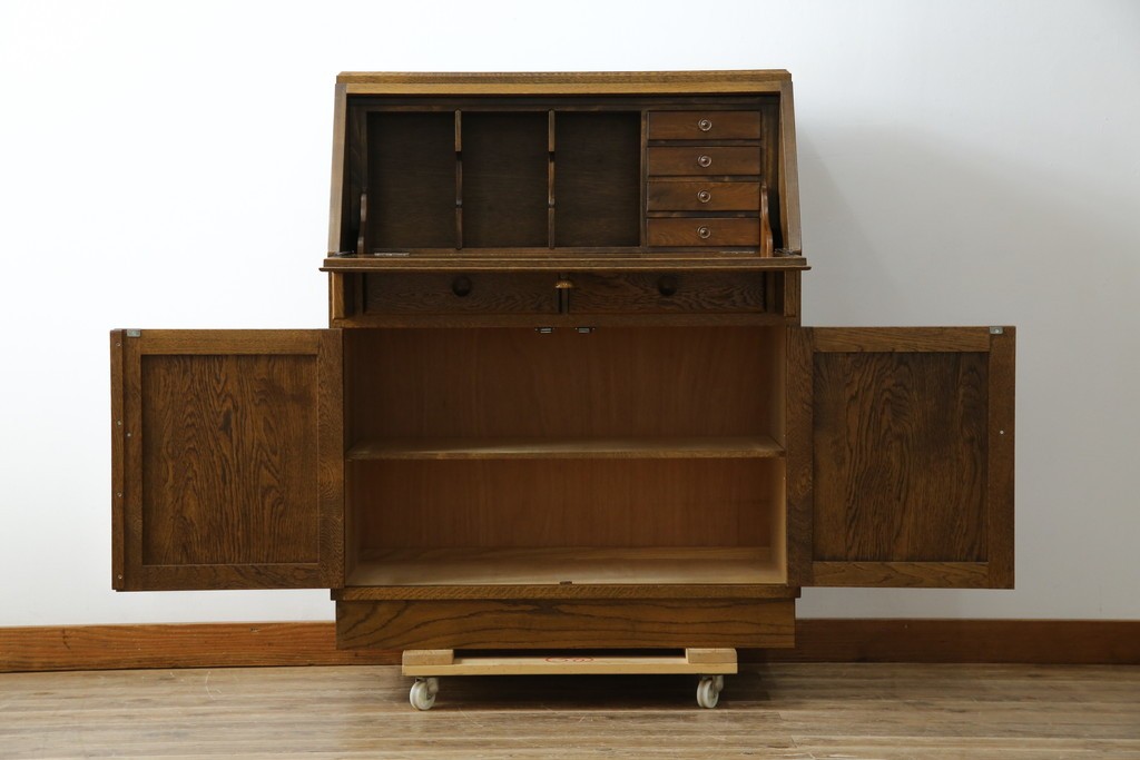 和製ヴィンテージ　北海道旭川家具　職人手造り　ナチュラルな風合いが魅力のライティングビューロー　(R-065218)