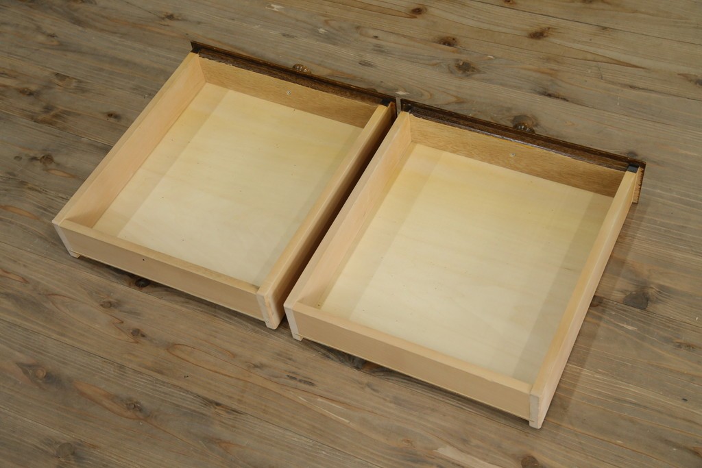 和製ヴィンテージ　北海道旭川家具　職人手造り　ナチュラルな風合いが魅力のライティングビューロー　(R-065218)