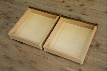 和製ヴィンテージ　北海道旭川家具　職人手造り　ナチュラルな風合いが魅力のライティングビューロー　(R-065218)