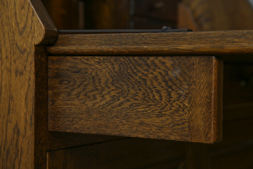 和製ヴィンテージ　北海道旭川家具　職人手造り　ナチュラルな風合いが魅力のライティングビューロー　(R-065218)