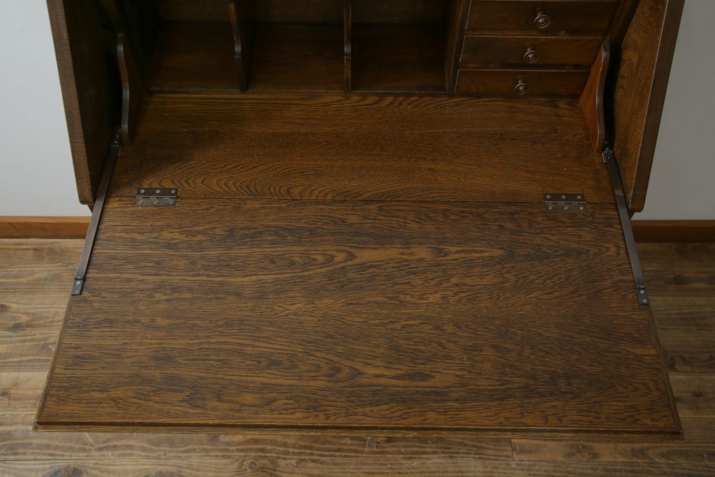 和製ヴィンテージ　北海道旭川家具　職人手造り　ナチュラルな風合いが魅力のライティングビューロー　(R-065218)