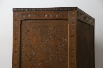 中古　軽井沢彫り　満開の桜の彫刻が見事なチェスト(引き出し、衣装たんす、収納箪笥)(R-065220)