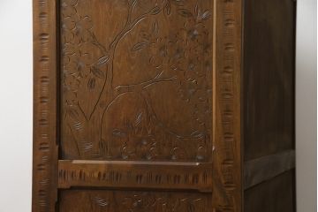 中古　軽井沢彫り　満開の桜の彫刻が見事なチェスト(引き出し、衣装たんす、収納箪笥)(R-065220)