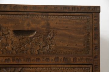 中古　軽井沢彫り　満開の桜の彫刻が見事なチェスト(引き出し、衣装たんす、収納箪笥)(R-065220)