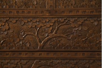 中古　軽井沢彫り　満開の桜の彫刻が見事なチェスト(引き出し、衣装たんす、収納箪笥)(R-065220)