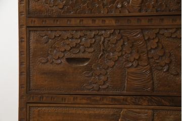 中古　軽井沢彫り　満開の桜の彫刻が見事なチェスト(引き出し、衣装たんす、収納箪笥)(R-065220)