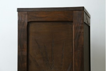 中古　軽井沢彫り　職人技が光る菖蒲の彫りが美しいチェスト　(R-065221)