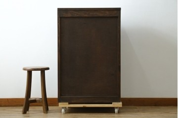 中古　軽井沢彫り　職人技が光る菖蒲の彫りが美しいチェスト　(R-065221)