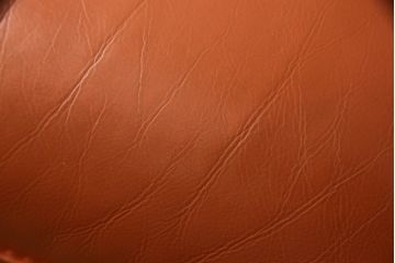 中古　美品　イタリア　ニコレッティ(NICOLETTI)　メルキュリオ(MERCURIO)　インテリアのアクセントになる本革張り2.5人掛けソファ(2人掛けソファ、3人掛けソファ、2P、3P)(定価約48万円)(R-065222)
