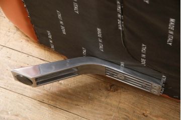 中古　美品　イタリア　ニコレッティ(NICOLETTI)　メルキュリオ(MERCURIO)　インテリアのアクセントになる本革張り2.5人掛けソファ(2人掛けソファ、3人掛けソファ、2P、3P)(定価約48万円)(R-065222)