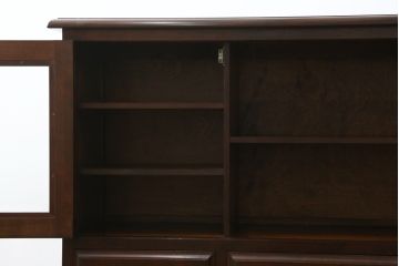 中古　美品　松本民芸家具　シックな佇まいが和洋折衷の空間に取り入れやすいC-?U型サイドボード(収納棚、戸棚、サイドキャビネット、飾り棚)(定価約60万5千円)(R-065224)