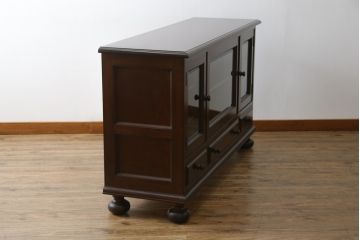 中古　美品　松本民芸家具　シックな佇まいが和洋折衷の空間に取り入れやすいC-?U型サイドボード(収納棚、戸棚、サイドキャビネット、飾り棚)(定価約60万5千円)(R-065224)