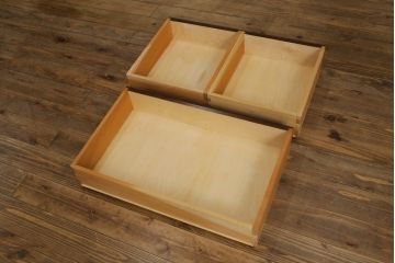 中古　美品　松本民芸家具　シックな佇まいが和洋折衷の空間に取り入れやすいC-?U型サイドボード(収納棚、戸棚、サイドキャビネット、飾り棚)(定価約60万5千円)(R-065224)