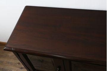 中古　美品　松本民芸家具　シックな佇まいが和洋折衷の空間に取り入れやすいC-?U型サイドボード(収納棚、戸棚、サイドキャビネット、飾り棚)(定価約60万5千円)(R-065224)