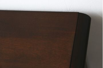 中古　美品　松本民芸家具　シックな佇まいが和洋折衷の空間に取り入れやすいC-?U型サイドボード(収納棚、戸棚、サイドキャビネット、飾り棚)(定価約60万5千円)(R-065224)