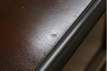 中古　美品　松本民芸家具　シックな佇まいが和洋折衷の空間に取り入れやすいC-?U型サイドボード(収納棚、戸棚、サイドキャビネット、飾り棚)(定価約60万5千円)(R-065224)