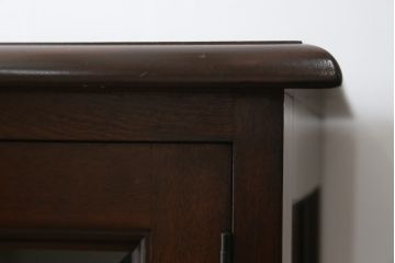中古　美品　松本民芸家具　シックな佇まいが和洋折衷の空間に取り入れやすいC-?U型サイドボード(収納棚、戸棚、サイドキャビネット、飾り棚)(定価約60万5千円)(R-065224)