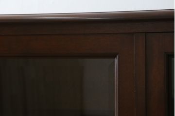 中古　美品　松本民芸家具　シックな佇まいが和洋折衷の空間に取り入れやすいC-?U型サイドボード(収納棚、戸棚、サイドキャビネット、飾り棚)(定価約60万5千円)(R-065224)