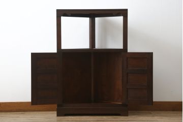 中古　美品　松本民芸家具　丁寧に面取りされたデザインが魅力的な隅棚(コーナーキャビネット、収納棚、戸棚、電話台)(定価約22万円)(R-065229)