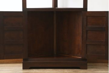 中古　美品　松本民芸家具　丁寧に面取りされたデザインが魅力的な隅棚(コーナーキャビネット、収納棚、戸棚、電話台)(定価約22万円)(R-065229)