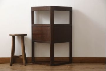 和製ビンテージ　松本民芸家具　レアモデル!!デッドスペースも有効活用できる隅棚(コーナーキャビネット、コーナーラック、収納棚、飾り棚、ヴィンテージ)(R-065230)