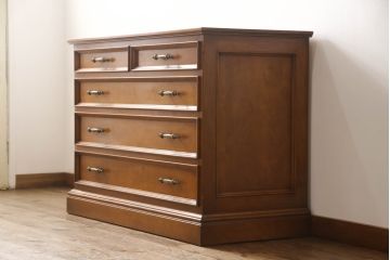 中古　横浜クラシック家具　ダニエル(Daniel)　気品ある佇まいが魅力的なチェスト(サイドチェスト、引き出し)(R-065233)