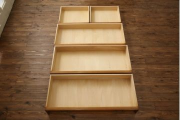 中古　横浜クラシック家具　ダニエル(Daniel)　気品ある佇まいが魅力的なチェスト(サイドチェスト、引き出し)(R-065233)