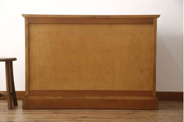 中古　横浜クラシック家具　ダニエル(Daniel)　気品ある佇まいが魅力的なチェスト(サイドチェスト、引き出し)(R-065233)