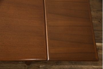 デンマークビンテージ　チーク材　無駄のないシンプルなデザインが魅力のエクステンションローテーブル(エクステンションテーブル、センターテーブル、座卓、北欧、ヴィンテージ)(R-065234)