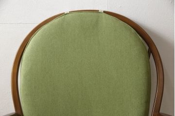 中古　美品　アーコール(ERCOL)　ほっと心が落ち着くような癒しカラーが魅力の1人掛けソファ(ウインザーチェア、アーコールチェア、イージーチェア、ラウンジチェア、ボウバック、ウィンザーチェア、アームチェア、1P)(R-065235)