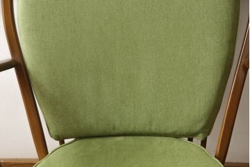 中古　美品　アーコール(ERCOL)　ほっと心が落ち着くような癒しカラーが魅力の1人掛けソファ(ウインザーチェア、アーコールチェア、イージーチェア、ラウンジチェア、ボウバック、ウィンザーチェア、アームチェア、1P)(R-065235)