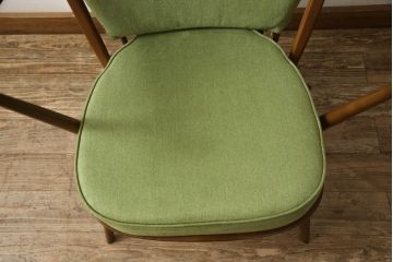 中古　美品　アーコール(ERCOL)　ほっと心が落ち着くような癒しカラーが魅力の1人掛けソファ(ウインザーチェア、アーコールチェア、イージーチェア、ラウンジチェア、ボウバック、ウィンザーチェア、アームチェア、1P)(R-065235)
