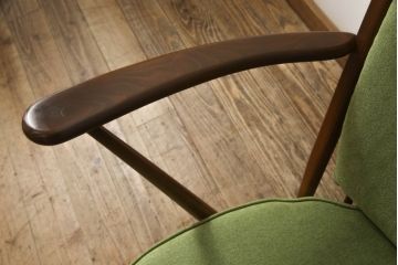 中古　美品　アーコール(ERCOL)　ほっと心が落ち着くような癒しカラーが魅力の1人掛けソファ(ウインザーチェア、アーコールチェア、イージーチェア、ラウンジチェア、ボウバック、ウィンザーチェア、アームチェア、1P)(R-065235)
