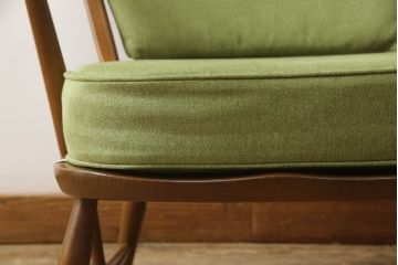 中古　美品　アーコール(ERCOL)　ほっと心が落ち着くような癒しカラーが魅力の1人掛けソファ(ウインザーチェア、アーコールチェア、イージーチェア、ラウンジチェア、ボウバック、ウィンザーチェア、アームチェア、1P)(R-065235)